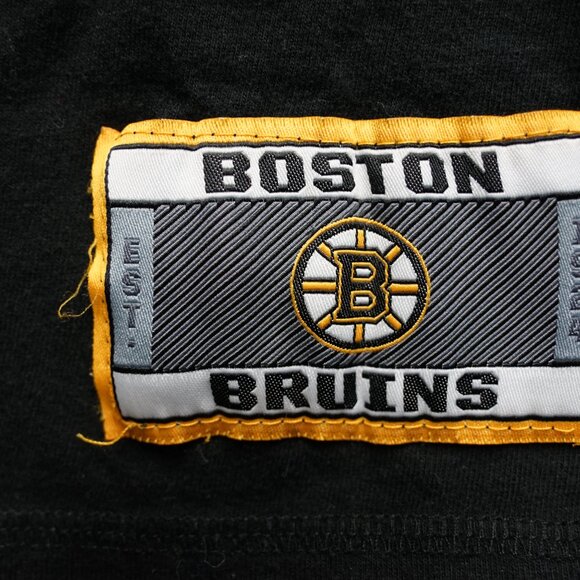 Men's NHL Boston Bruins T-Shirt, Size Medium - Picture 2 of 5
